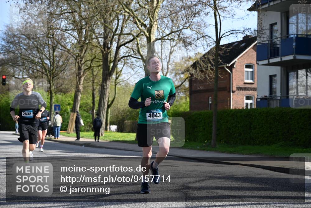 12.04.2026 - 45. Internationalen Wilhelmsburger Insellauf J. Mangold http://msf.ph/oto/9457714 12.04.2026 10:33:43 Ziel 3447, 4441, 4945, 4043, 2632, 2504, 4196, 5238, 5239, 5294, 3841, 3605, 2547, 3424, 3924, 4493, 3945, 3613, 2270 meine-sportfotos.de