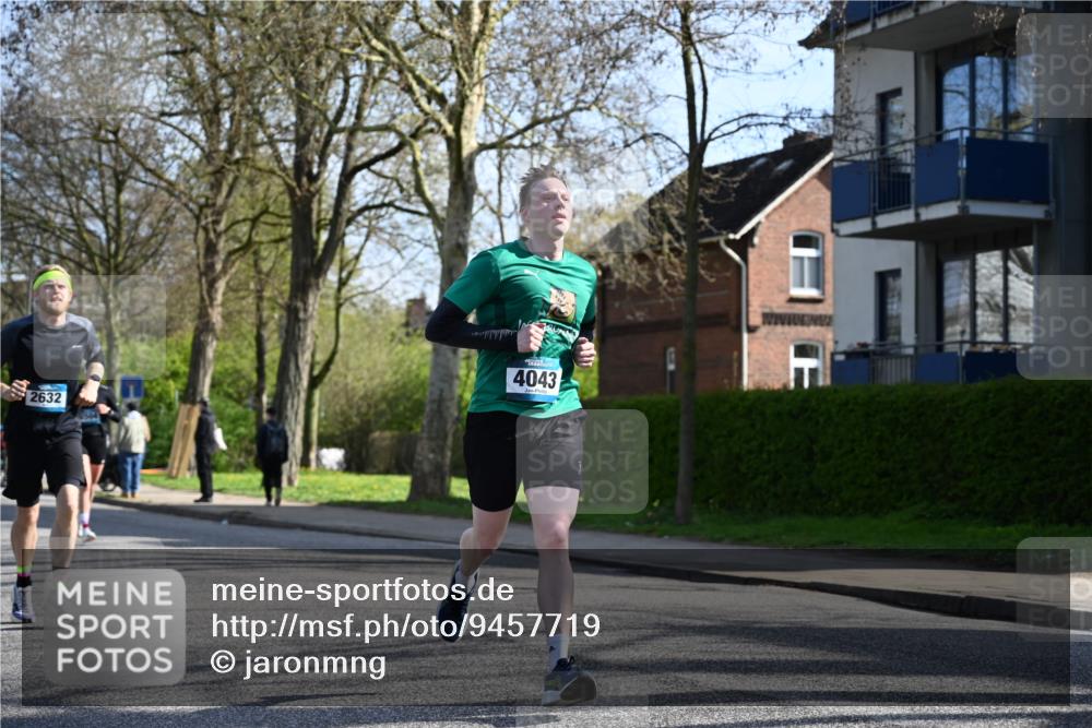 12.04.2026 - 45. Internationalen Wilhelmsburger Insellauf J. Mangold http://msf.ph/oto/9457719 12.04.2026 10:33:43 Ziel 3447, 4441, 4945, 4043, 2632, 2504, 4196, 5238, 5239, 5294, 3841, 3605, 2547, 3424, 3924, 4493, 3945, 3613, 2270 meine-sportfotos.de