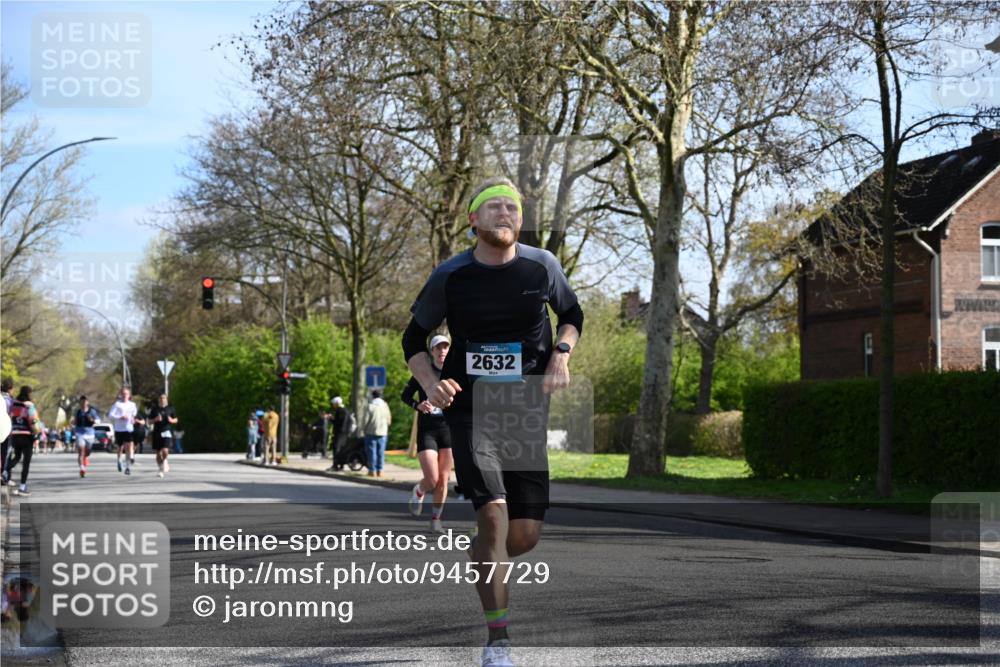 12.04.2026 - 45. Internationalen Wilhelmsburger Insellauf J. Mangold http://msf.ph/oto/9457729 12.04.2026 10:33:44 Ziel 4441, 4945, 4043, 2632, 2504, 4196, 5238, 5239, 5294, 3841, 3605, 2547, 3424, 3924, 4493, 4493, 3945, 3613, 2270 meine-sportfotos.de