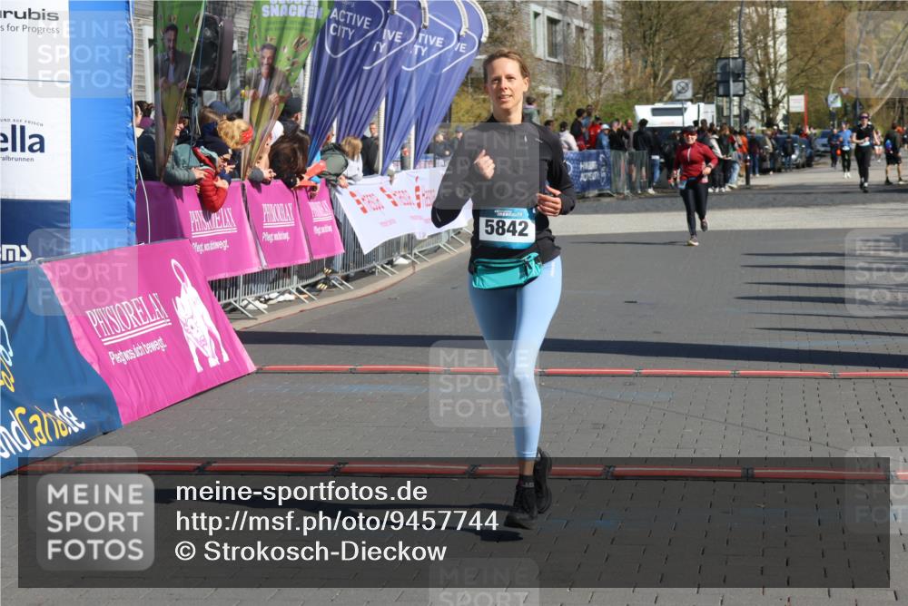 12.04.2026 - 45. Internationalen Wilhelmsburger Insellauf Strokosch-Dieckow http://msf.ph/oto/9457744 12.04.2026 11:04:11 Ziel 2914, 5842 meine-sportfotos.de
