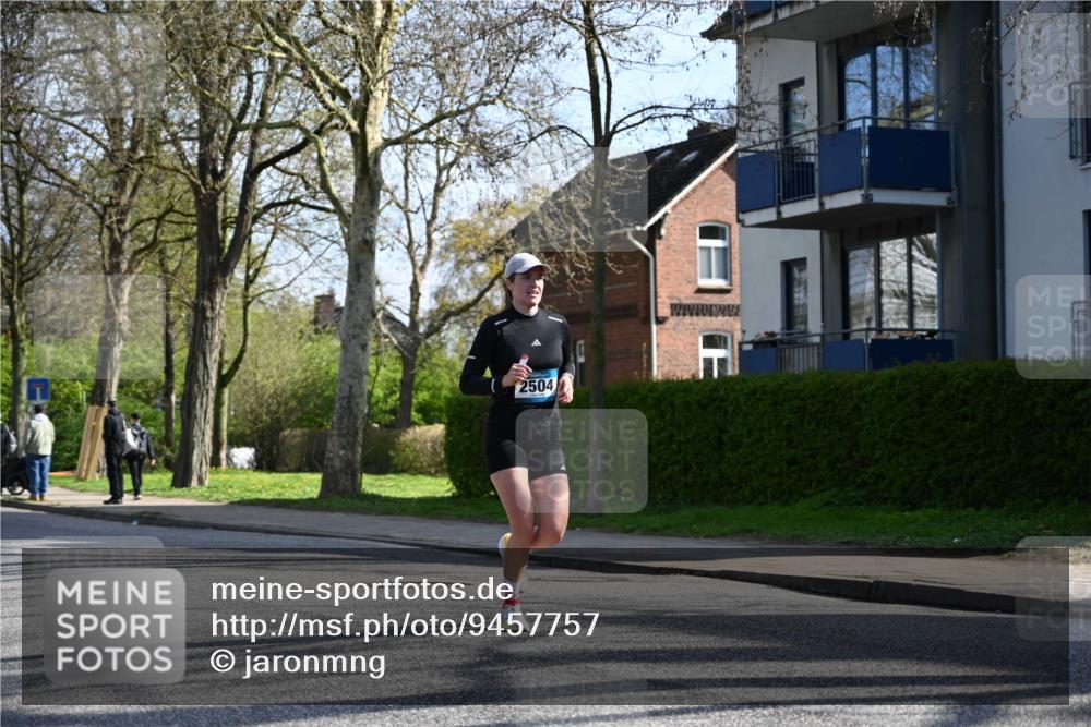 12.04.2026 - 45. Internationalen Wilhelmsburger Insellauf J. Mangold http://msf.ph/oto/9457757 12.04.2026 10:33:46 Ziel 4945, 4043, 2632, 2504, 4196, 5238, 5239, 5294, 3841, 3605, 3605, 2547, 3424, 3924, 4493, 3945, 3613, 2270, 4555, 2472, 2559, 3636 meine-sportfotos.de