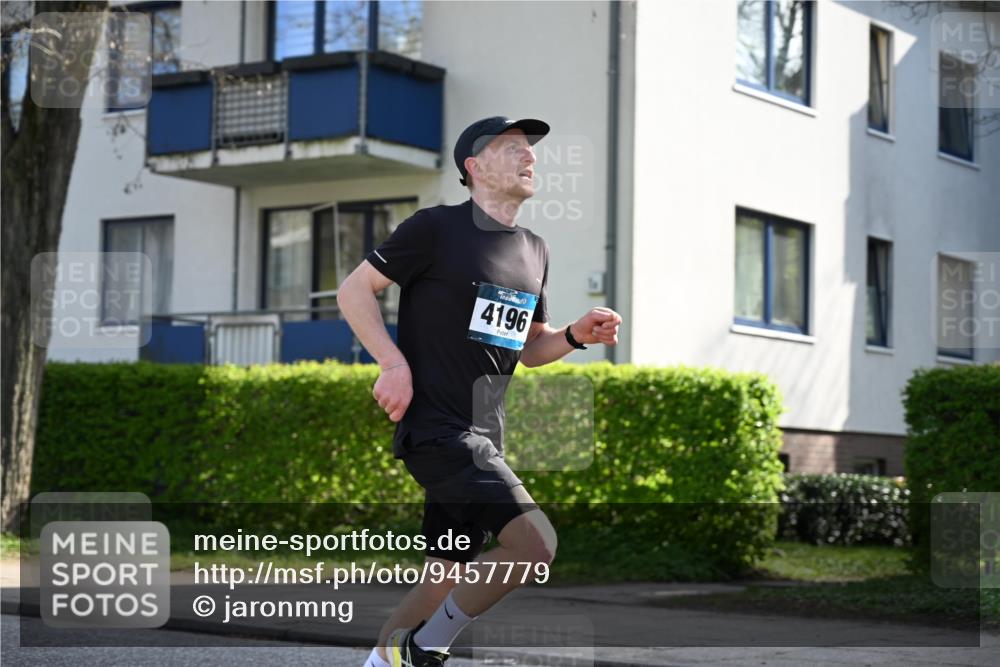 12.04.2026 - 45. Internationalen Wilhelmsburger Insellauf J. Mangold http://msf.ph/oto/9457779 12.04.2026 10:33:56 Ziel 2632, 2504, 4196, 5238, 5239, 5294, 3841, 3605, 2547, 3424, 3924, 4493, 4493, 3945, 3613, 2270, 4555, 2472, 2559, 3636, 3929, 5480, 3042, 3065, 2123 meine-sportfotos.de