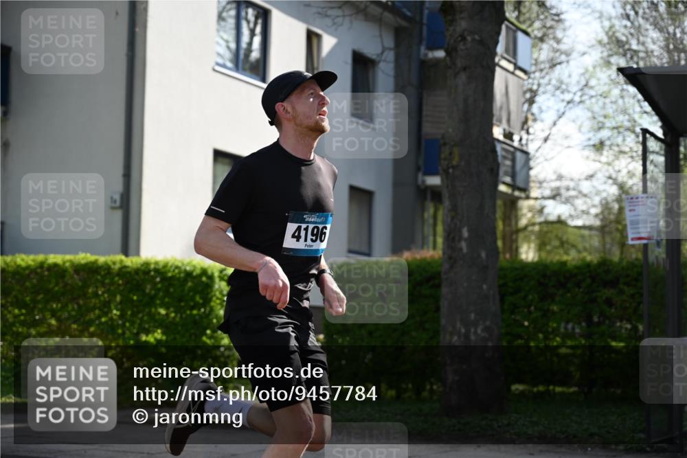 12.04.2026 - 45. Internationalen Wilhelmsburger Insellauf J. Mangold http://msf.ph/oto/9457784 12.04.2026 10:33:56 Ziel 2632, 2504, 4196, 5238, 5239, 5294, 3841, 3605, 2547, 3424, 3924, 4493, 4493, 3945, 3613, 2270, 4555, 2472, 2559, 3636, 3929, 5480, 3042, 3065, 2123 meine-sportfotos.de