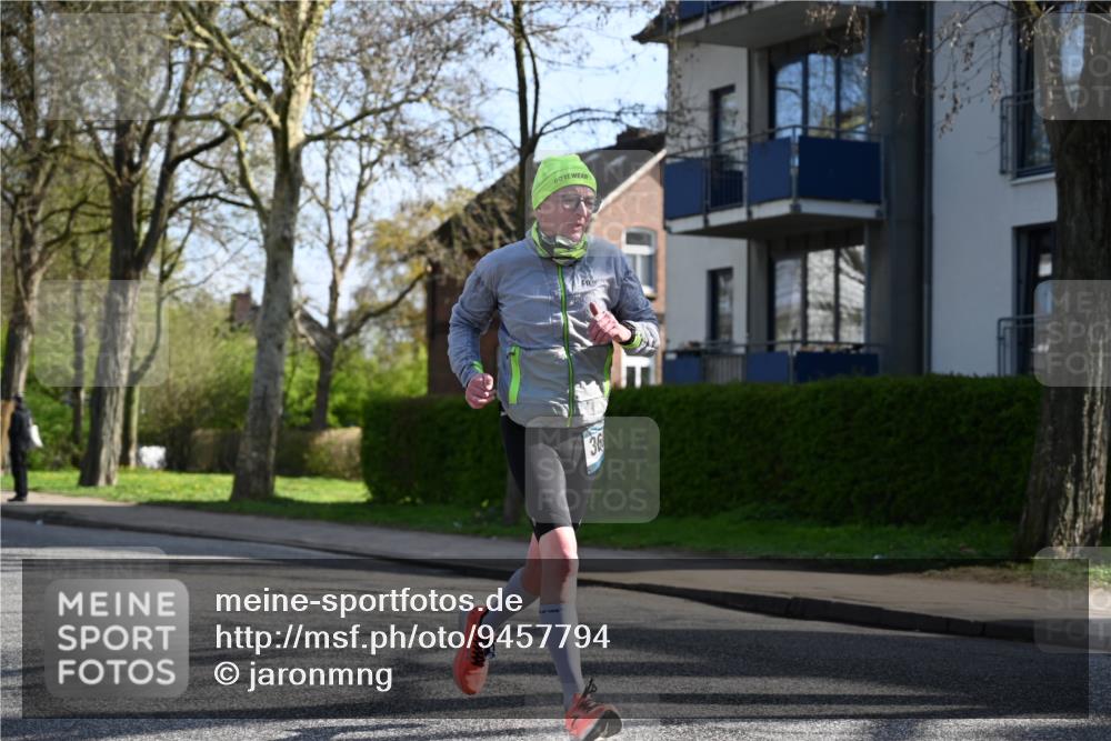 12.04.2026 - 45. Internationalen Wilhelmsburger Insellauf J. Mangold http://msf.ph/oto/9457794 12.04.2026 10:34:01 Ziel 4196, 5238, 5239, 5294, 3841, 3605, 2547, 3424, 3924, 4493, 3945, 3613, 2270, 4555, 2472, 2559, 3636, 3929, 5480, 5480, 3042, 3065, 2123, 3485, 3133 meine-sportfotos.de