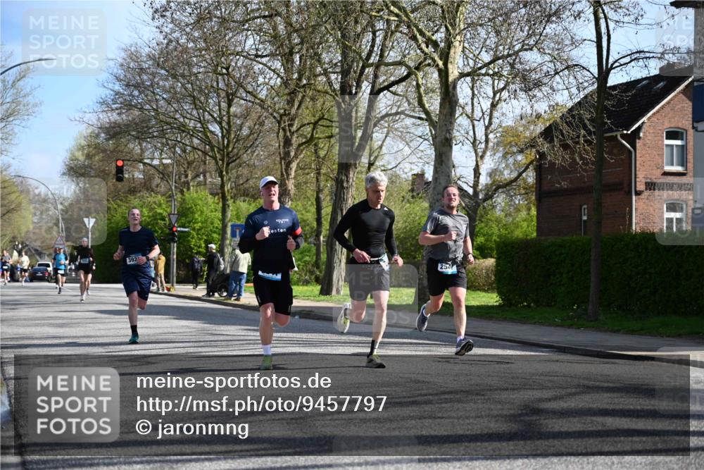 12.04.2026 - 45. Internationalen Wilhelmsburger Insellauf J. Mangold http://msf.ph/oto/9457797 12.04.2026 10:34:03 Ziel 5238, 5239, 5294, 3841, 3605, 2547, 3424, 3924, 4493, 3945, 3613, 3613, 2270, 4555, 2472, 2559, 3636, 3929, 5480, 3042, 3065, 3065, 2123, 3485, 3133, 4807 meine-sportfotos.de