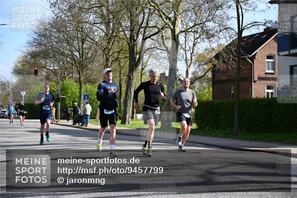 12.04.2026 - 45. Internationalen Wilhelmsburger Insellauf J. Mangold http://msf.ph/oto/9457799 12.04.2026 10:34:03 Ziel 5238, 5239, 5294, 3841, 3605, 2547, 3424, 3924, 4493, 3945, 3613, 3613, 2270, 4555, 2472, 2559, 3636, 3929, 5480, 3042, 3065, 3065, 2123, 3485, 3133, 4807 meine-sportfotos.de