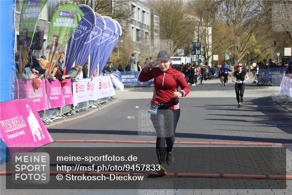12.04.2026 - 45. Internationalen Wilhelmsburger Insellauf Strokosch-Dieckow http://msf.ph/oto/9457833 12.04.2026 11:04:19 Ziel 2005 meine-sportfotos.de