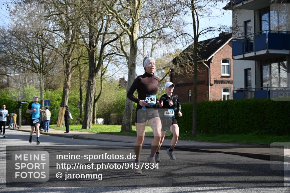12.04.2026 - 45. Internationalen Wilhelmsburger Insellauf J. Mangold http://msf.ph/oto/9457834 12.04.2026 10:34:12 Ziel 2547, 3424, 3924, 4493, 3945, 3613, 2270, 4555, 2472, 2559, 3636, 3929, 5480, 3042, 3065, 2123, 3485, 3485, 3133, 4807, 3385, 2402, 2917, 2459, 2488, 2482, 4108, 3324 meine-sportfotos.de