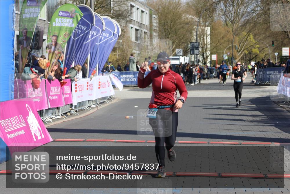 12.04.2026 - 45. Internationalen Wilhelmsburger Insellauf Strokosch-Dieckow http://msf.ph/oto/9457837 12.04.2026 11:04:19 Ziel 2005 meine-sportfotos.de
