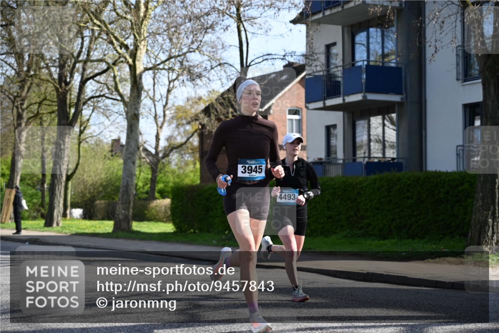 12.04.2026 - 45. Internationalen Wilhelmsburger Insellauf J. Mangold http://msf.ph/oto/9457843 12.04.2026 10:34:12 Ziel 2547, 3424, 3924, 4493, 3945, 3613, 2270, 4555, 2472, 2559, 3636, 3929, 5480, 3042, 3065, 2123, 3485, 3485, 3133, 4807, 3385, 2402, 2917, 2459, 2488, 2482, 4108, 3324 meine-sportfotos.de