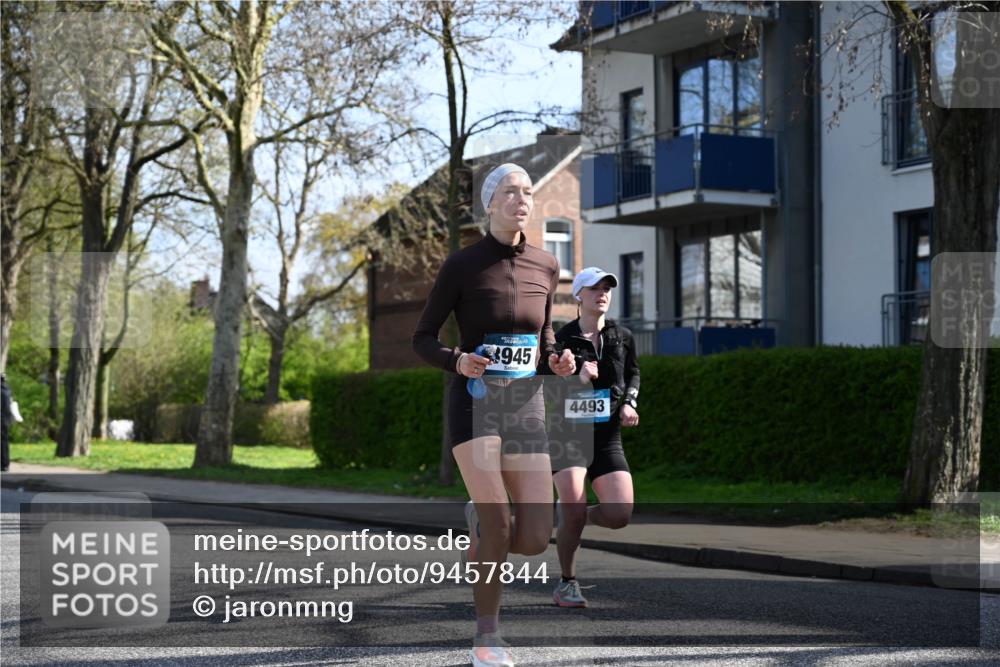 12.04.2026 - 45. Internationalen Wilhelmsburger Insellauf J. Mangold http://msf.ph/oto/9457844 12.04.2026 10:34:12 Ziel 2547, 3424, 3924, 4493, 3945, 3613, 2270, 4555, 2472, 2559, 3636, 3929, 5480, 3042, 3065, 2123, 3485, 3485, 3133, 4807, 3385, 2402, 2917, 2459, 2488, 2482, 4108, 3324 meine-sportfotos.de