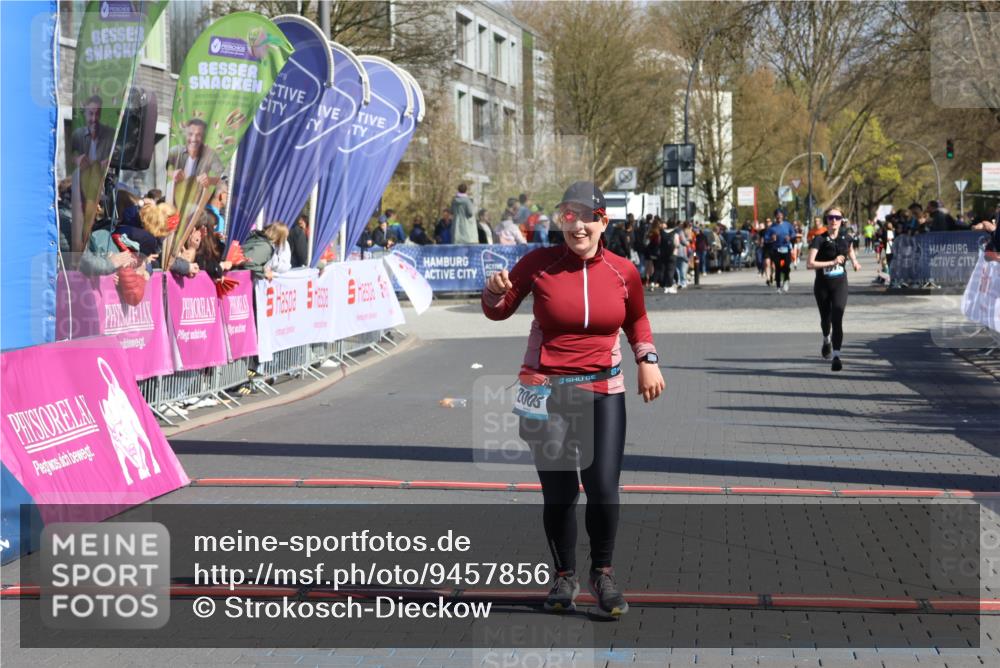 12.04.2026 - 45. Internationalen Wilhelmsburger Insellauf Strokosch-Dieckow http://msf.ph/oto/9457856 12.04.2026 11:04:19 Ziel 2005 meine-sportfotos.de