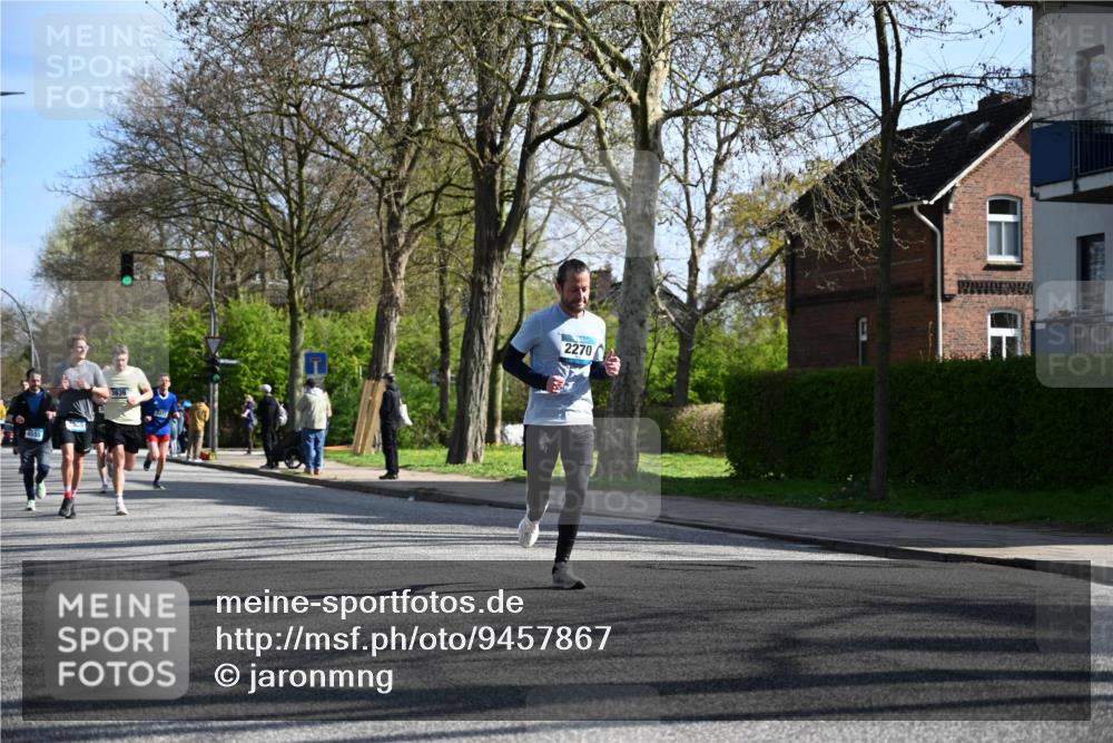 12.04.2026 - 45. Internationalen Wilhelmsburger Insellauf J. Mangold http://msf.ph/oto/9457867 12.04.2026 10:34:18 Ziel 4493, 3945, 3613, 2270, 4555, 2472, 2559, 3636, 3929, 5480, 3042, 3065, 2123, 2123, 3485, 3133, 4807, 3385, 2402, 2917, 2459, 2488, 2482, 4108, 3324, 5492 meine-sportfotos.de