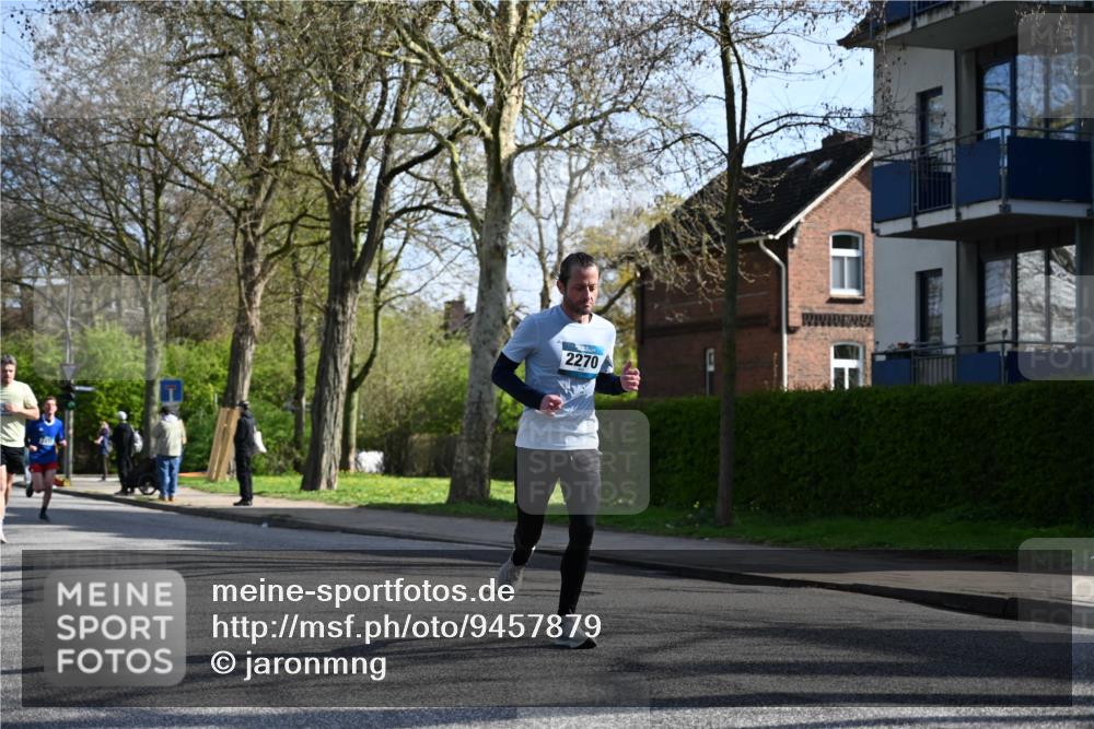 12.04.2026 - 45. Internationalen Wilhelmsburger Insellauf J. Mangold http://msf.ph/oto/9457879 12.04.2026 10:34:18 Ziel 4493, 3945, 3613, 2270, 4555, 2472, 2559, 3636, 3929, 5480, 3042, 3065, 2123, 2123, 3485, 3133, 4807, 3385, 2402, 2917, 2459, 2488, 2482, 4108, 3324, 5492 meine-sportfotos.de