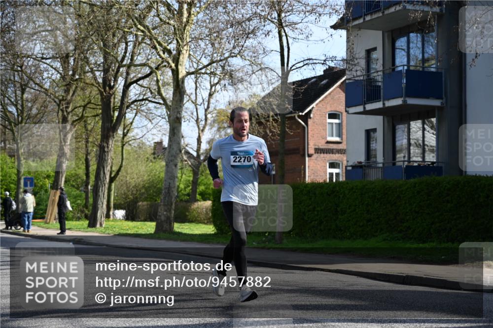 12.04.2026 - 45. Internationalen Wilhelmsburger Insellauf J. Mangold http://msf.ph/oto/9457882 12.04.2026 10:34:19 Ziel 4493, 3945, 3613, 2270, 4555, 2472, 2559, 3636, 3929, 5480, 3042, 3065, 2123, 3485, 3133, 4807, 3385, 2402, 2402, 2917, 2459, 2488, 2482, 4108, 3324, 5492 meine-sportfotos.de