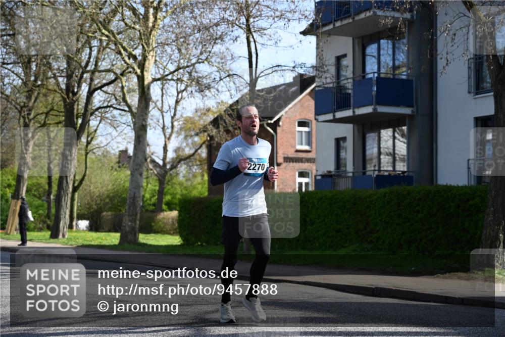 12.04.2026 - 45. Internationalen Wilhelmsburger Insellauf J. Mangold http://msf.ph/oto/9457888 12.04.2026 10:34:19 Ziel 4493, 3945, 3613, 2270, 4555, 2472, 2559, 3636, 3929, 5480, 3042, 3065, 2123, 3485, 3133, 4807, 3385, 2402, 2402, 2917, 2459, 2488, 2482, 4108, 3324, 5492 meine-sportfotos.de