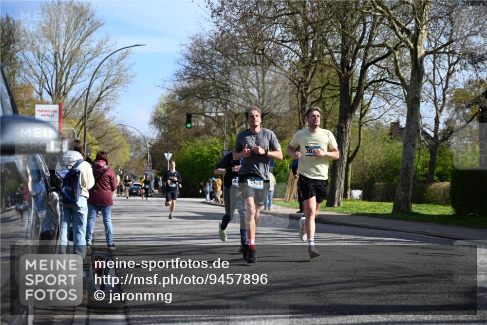 12.04.2026 - 45. Internationalen Wilhelmsburger Insellauf J. Mangold http://msf.ph/oto/9457896 12.04.2026 10:34:21 Ziel 4493, 3945, 3613, 2270, 4555, 2472, 2559, 3636, 3929, 5480, 3042, 3065, 2123, 3485, 3133, 4807, 3385, 2402, 2917, 2459, 2488, 2482, 4108, 2488, 2482, 4108, 3324, 5492, 5036, 5048 meine-sportfotos.de