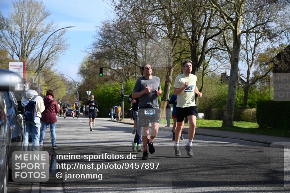 12.04.2026 - 45. Internationalen Wilhelmsburger Insellauf J. Mangold http://msf.ph/oto/9457897 12.04.2026 10:34:22 Ziel 3945, 3613, 2270, 4555, 2472, 2559, 3636, 3929, 5480, 3042, 3065, 2123, 3485, 3133, 4807, 3385, 2402, 2917, 2459, 2488, 2482, 4108, 3324, 5492, 5036, 5048, 2423, 2814 meine-sportfotos.de