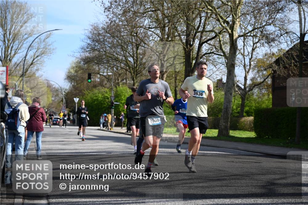 12.04.2026 - 45. Internationalen Wilhelmsburger Insellauf J. Mangold http://msf.ph/oto/9457902 12.04.2026 10:34:22 Ziel 3945, 3613, 2270, 4555, 2472, 2559, 3636, 3929, 5480, 3042, 3065, 2123, 3485, 3133, 4807, 3385, 2402, 2917, 2459, 2488, 2482, 4108, 3324, 5492, 5036, 5048, 2423, 2814 meine-sportfotos.de