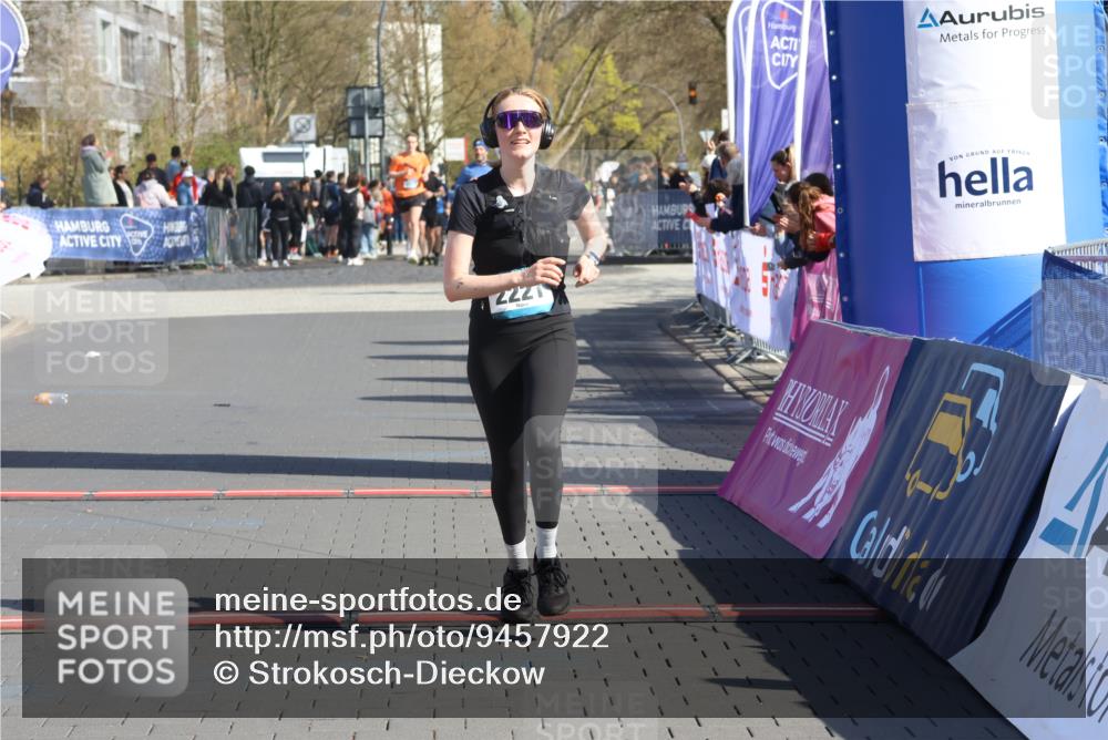 12.04.2026 - 45. Internationalen Wilhelmsburger Insellauf Strokosch-Dieckow http://msf.ph/oto/9457922 12.04.2026 11:04:25 Ziel 2221 meine-sportfotos.de