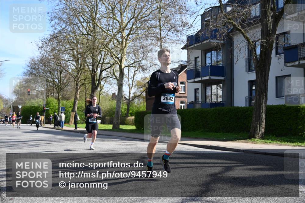 12.04.2026 - 45. Internationalen Wilhelmsburger Insellauf J. Mangold http://msf.ph/oto/9457949 12.04.2026 10:34:28 Ziel 3613, 2270, 4555, 2472, 2559, 3636, 3929, 5480, 3042, 3065, 2123, 3485, 3133, 4807, 3385, 3385, 2402, 2917, 2459, 2488, 2482, 4108, 3324, 5492, 5036, 5048, 2423, 2814, 4000, 5551 meine-sportfotos.de