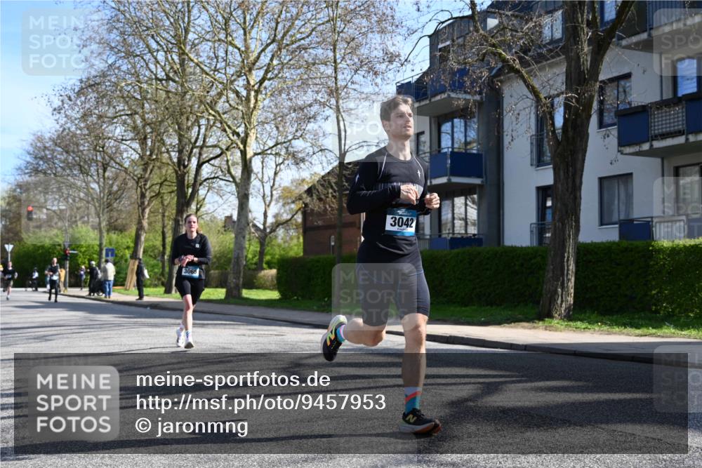 12.04.2026 - 45. Internationalen Wilhelmsburger Insellauf J. Mangold http://msf.ph/oto/9457953 12.04.2026 10:34:29 Ziel 2270, 4555, 2472, 2559, 3636, 3929, 5480, 3042, 3065, 2123, 3485, 3133, 4807, 3385, 2402, 2917, 2459, 2488, 2482, 4108, 3324, 5492, 5036, 5048, 2423, 2814, 4000, 5551, 4109 meine-sportfotos.de