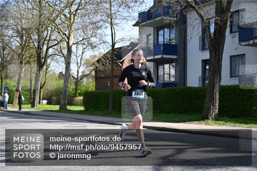 12.04.2026 - 45. Internationalen Wilhelmsburger Insellauf J. Mangold http://msf.ph/oto/9457957 12.04.2026 10:34:30 Ziel 2270, 4555, 2472, 2559, 3636, 3929, 5480, 3042, 3065, 2123, 3485, 3133, 4807, 3385, 2402, 2917, 2459, 2488, 2482, 4108, 3324, 5492, 5036, 5048, 2423, 2814, 4000, 5551, 4109 meine-sportfotos.de