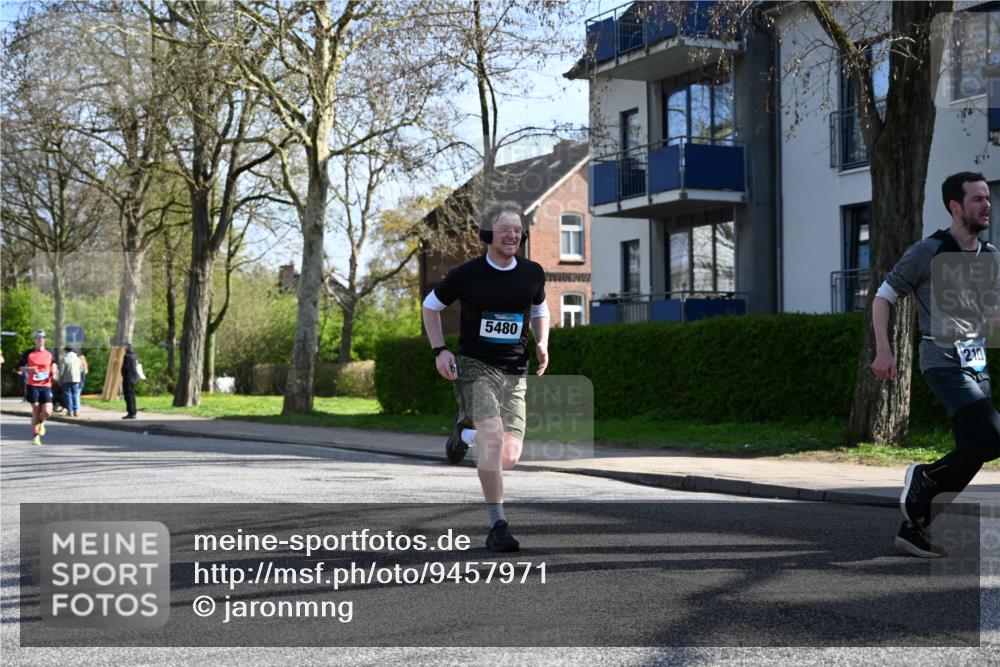 12.04.2026 - 45. Internationalen Wilhelmsburger Insellauf J. Mangold http://msf.ph/oto/9457971 12.04.2026 10:34:35 Ziel 3929, 5480, 3042, 3065, 2123, 3485, 3133, 4807, 3385, 2402, 2917, 2459, 2488, 2482, 4108, 3324, 5492, 5036, 5048, 2423, 2814, 4000, 5551, 4109, 2497 meine-sportfotos.de