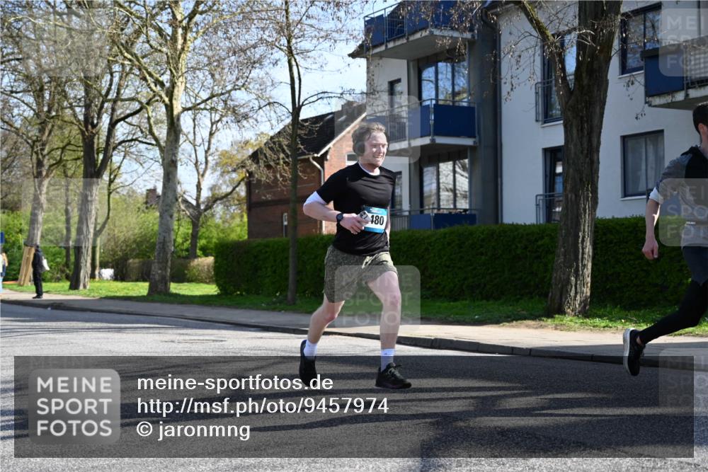 12.04.2026 - 45. Internationalen Wilhelmsburger Insellauf J. Mangold http://msf.ph/oto/9457974 12.04.2026 10:34:35 Ziel 3929, 5480, 3042, 3065, 2123, 3485, 3133, 4807, 3385, 2402, 2917, 2459, 2488, 2482, 4108, 3324, 5492, 5036, 5048, 2423, 2814, 4000, 5551, 4109, 2497 meine-sportfotos.de