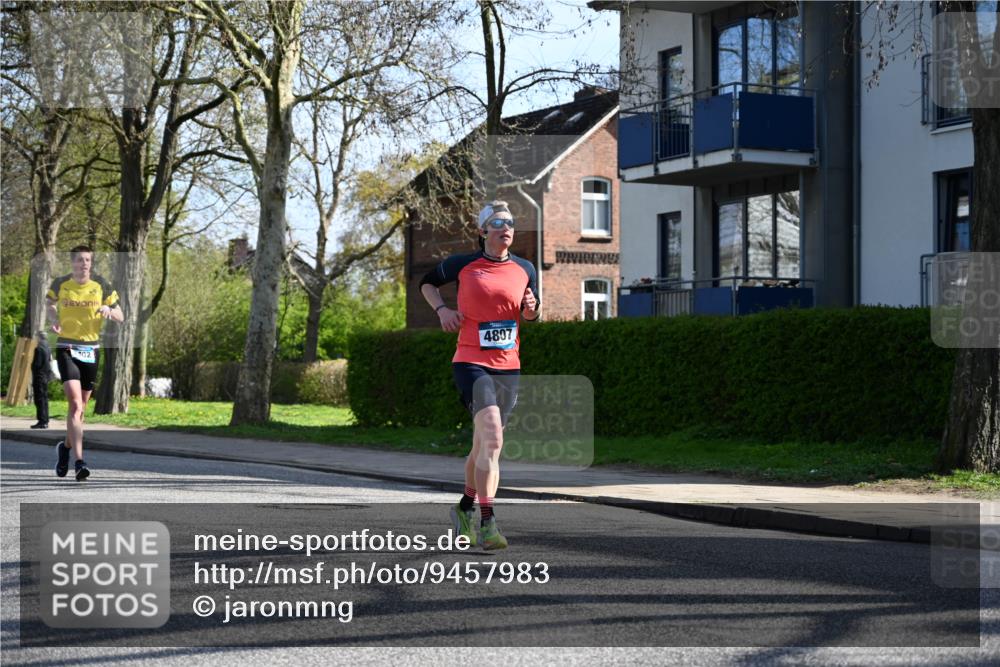 12.04.2026 - 45. Internationalen Wilhelmsburger Insellauf J. Mangold http://msf.ph/oto/9457983 12.04.2026 10:34:39 Ziel 3042, 3065, 2123, 3485, 3133, 4807, 3385, 2402, 2917, 2459, 2488, 2482, 4108, 3324, 5492, 5492, 5036, 5048, 2423, 2814, 4000, 5551, 4109, 2497, 2583, 3759, 4127 meine-sportfotos.de