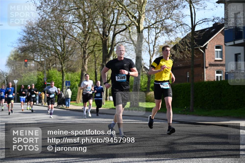 12.04.2026 - 45. Internationalen Wilhelmsburger Insellauf J. Mangold http://msf.ph/oto/9457998 12.04.2026 10:34:41 Ziel 2123, 3485, 3133, 4807, 3385, 2402, 2917, 2459, 2488, 2482, 4108, 3324, 5492, 5036, 5048, 2423, 2814, 4000, 5551, 4109, 4109, 2497, 2583, 3759, 4127 meine-sportfotos.de