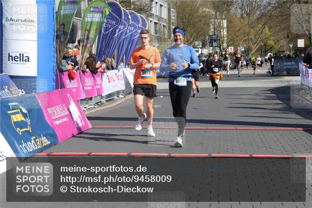 12.04.2026 - 45. Internationalen Wilhelmsburger Insellauf Strokosch-Dieckow http://msf.ph/oto/9458009 12.04.2026 11:04:34 Ziel 3027, 3015 meine-sportfotos.de