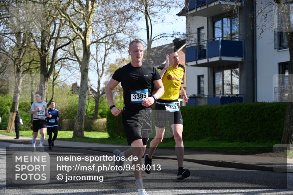 12.04.2026 - 45. Internationalen Wilhelmsburger Insellauf J. Mangold http://msf.ph/oto/9458013 12.04.2026 10:34:42 Ziel 2123, 3485, 3133, 4807, 3385, 2402, 2917, 2459, 2488, 2482, 4108, 3324, 5492, 5036, 5048, 2423, 2814, 4000, 5551, 4109, 2497, 2583, 3759, 4127 meine-sportfotos.de