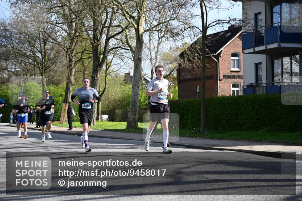 12.04.2026 - 45. Internationalen Wilhelmsburger Insellauf J. Mangold http://msf.ph/oto/9458017 12.04.2026 10:34:44 Ziel 3485, 3133, 4807, 3385, 2402, 2917, 2459, 2488, 2482, 4108, 3324, 5492, 5036, 5048, 5036, 5048, 2423, 2814, 4000, 5551, 4109, 2497, 2497, 2583, 3759, 4127, 5523 meine-sportfotos.de