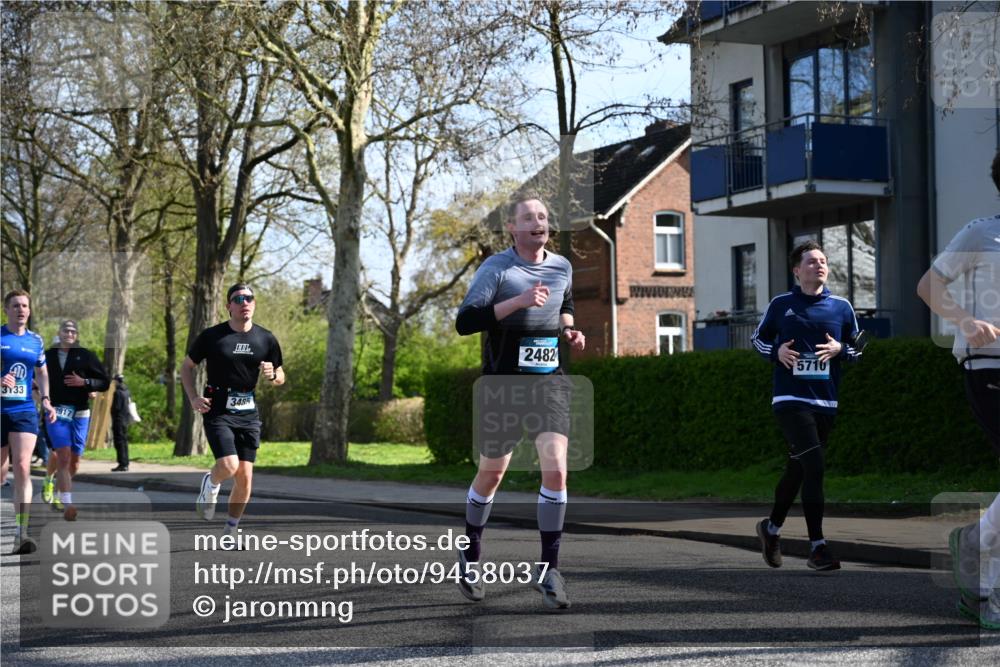 12.04.2026 - 45. Internationalen Wilhelmsburger Insellauf J. Mangold http://msf.ph/oto/9458037 12.04.2026 10:34:45 Ziel 3485, 3133, 4807, 3385, 2402, 2917, 2459, 2488, 2482, 4108, 3324, 5492, 5036, 5048, 2423, 2814, 4000, 5551, 4109, 2497, 2583, 3759, 4127, 5523 meine-sportfotos.de