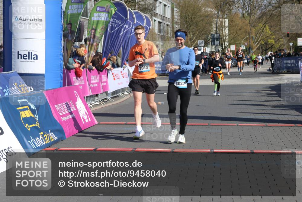 12.04.2026 - 45. Internationalen Wilhelmsburger Insellauf Strokosch-Dieckow http://msf.ph/oto/9458040 12.04.2026 11:04:35 Ziel 3027, 3015 meine-sportfotos.de