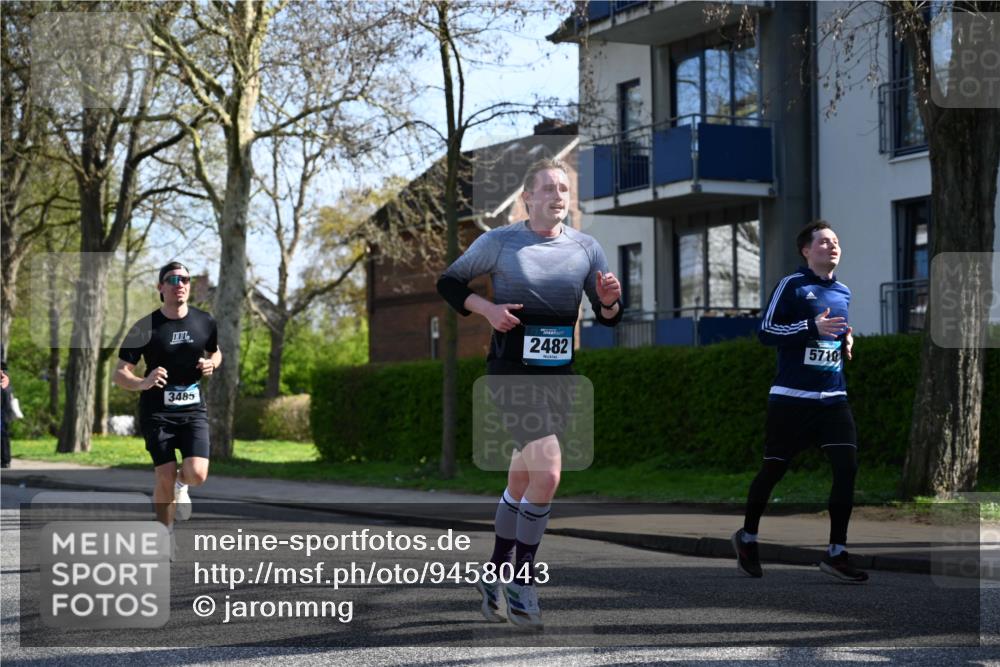 12.04.2026 - 45. Internationalen Wilhelmsburger Insellauf J. Mangold http://msf.ph/oto/9458043 12.04.2026 10:34:46 Ziel 3485, 3133, 4807, 3385, 2402, 2917, 2459, 2488, 2482, 4108, 3324, 5492, 5036, 5048, 2423, 2814, 2423, 2814, 4000, 5551, 4109, 2497, 2583, 3759, 4127, 5523 meine-sportfotos.de