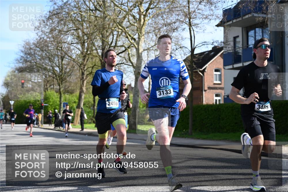 12.04.2026 - 45. Internationalen Wilhelmsburger Insellauf J. Mangold http://msf.ph/oto/9458055 12.04.2026 10:34:47 Ziel 3485, 3133, 4807, 3385, 2402, 2917, 2459, 2488, 2482, 4108, 3324, 5492, 5036, 5048, 2423, 2814, 4000, 5551, 4109, 2497, 2583, 3759, 4127, 5523, 4884 meine-sportfotos.de