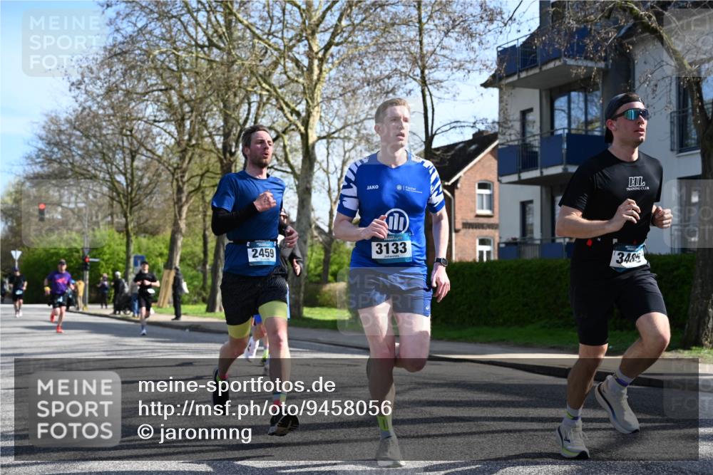 12.04.2026 - 45. Internationalen Wilhelmsburger Insellauf J. Mangold http://msf.ph/oto/9458056 12.04.2026 10:34:47 Ziel 3485, 3133, 4807, 3385, 2402, 2917, 2459, 2488, 2482, 4108, 3324, 5492, 5036, 5048, 2423, 2814, 4000, 5551, 4109, 2497, 2583, 3759, 4127, 5523, 4884 meine-sportfotos.de