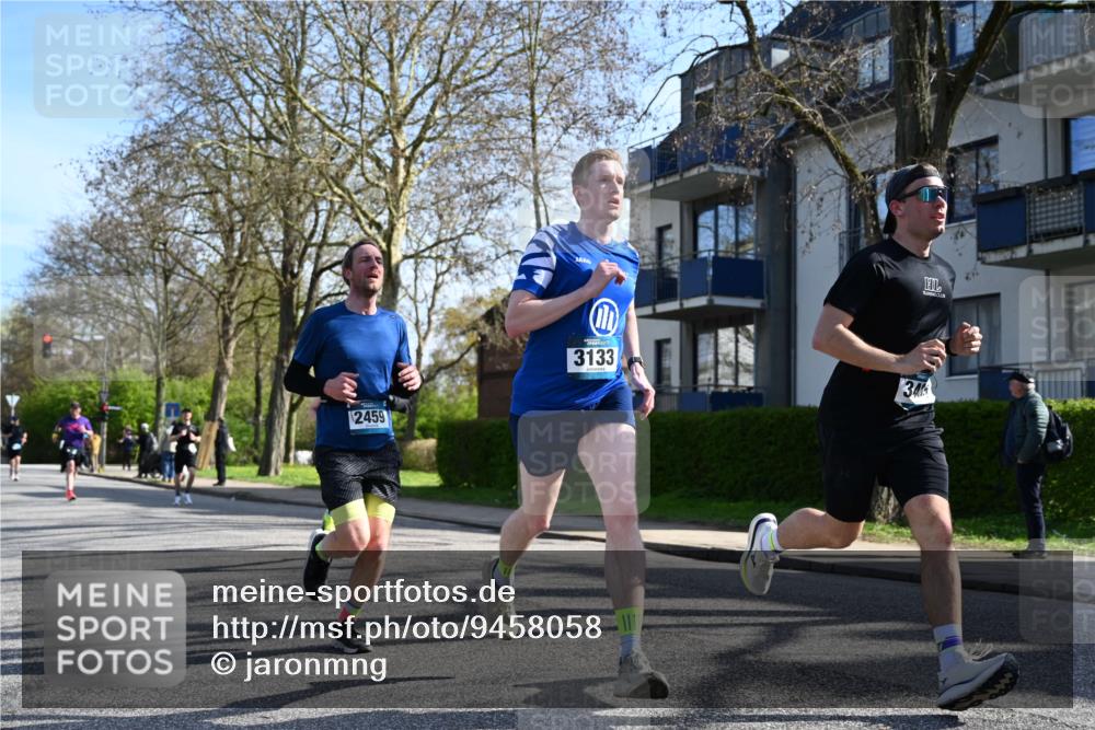 12.04.2026 - 45. Internationalen Wilhelmsburger Insellauf J. Mangold http://msf.ph/oto/9458058 12.04.2026 10:34:47 Ziel 3485, 3133, 4807, 3385, 2402, 2917, 2459, 2488, 2482, 4108, 3324, 5492, 5036, 5048, 2423, 2814, 4000, 5551, 4109, 2497, 2583, 3759, 4127, 5523, 4884 meine-sportfotos.de
