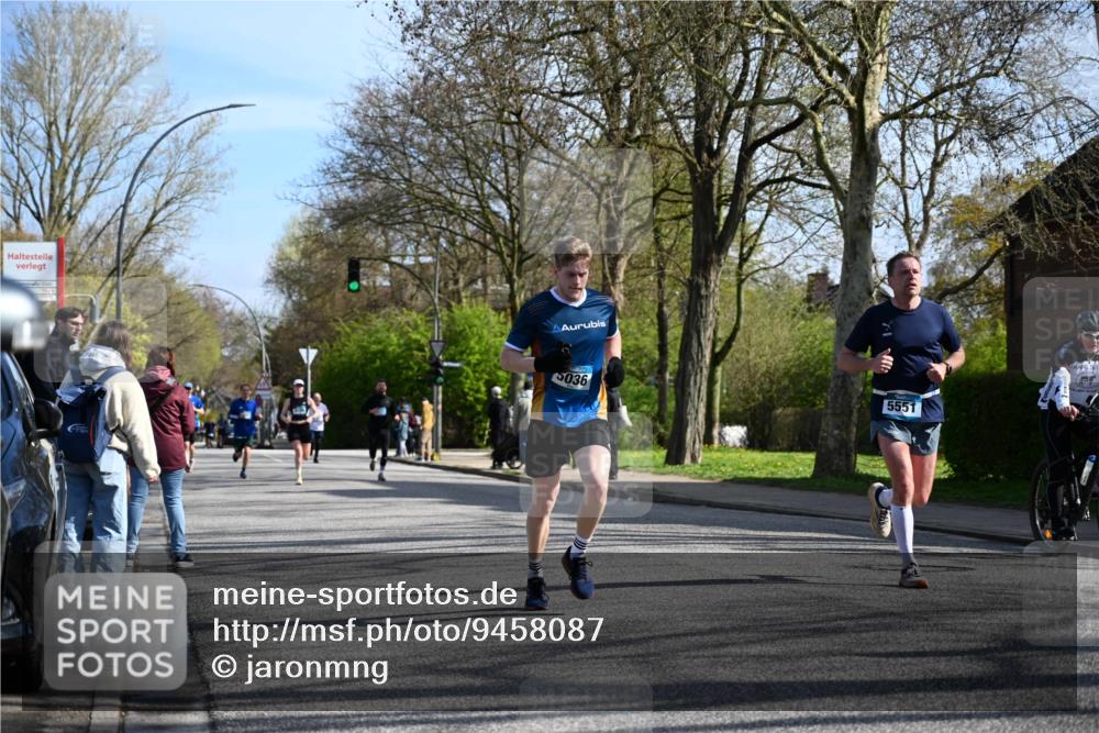 12.04.2026 - 45. Internationalen Wilhelmsburger Insellauf J. Mangold http://msf.ph/oto/9458087 12.04.2026 10:35:00 Ziel 3324, 5492, 5036, 5048, 2423, 2814, 4000, 5551, 4109, 2497, 2583, 2583, 3759, 4127, 5523, 4884, 5603 meine-sportfotos.de