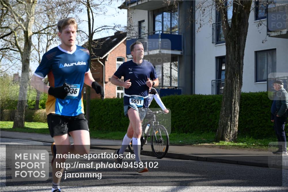 12.04.2026 - 45. Internationalen Wilhelmsburger Insellauf J. Mangold http://msf.ph/oto/9458102 12.04.2026 10:35:01 Ziel 3324, 5492, 5036, 5048, 2423, 2814, 4000, 5551, 4109, 2497, 2583, 3759, 3759, 4127, 5523, 4884, 5603, 4521 meine-sportfotos.de