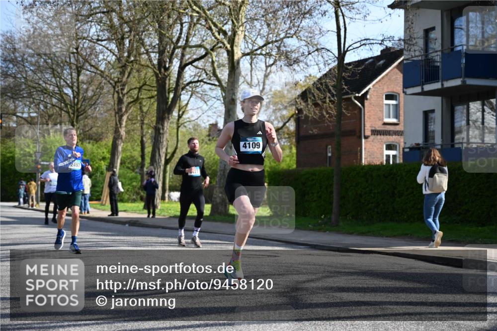 12.04.2026 - 45. Internationalen Wilhelmsburger Insellauf J. Mangold http://msf.ph/oto/9458120 12.04.2026 10:35:07 Ziel 5036, 5048, 2423, 2814, 4000, 5551, 4109, 2497, 2583, 3759, 4127, 5523, 4884, 5603, 4521, 5731, 5950, 5042 meine-sportfotos.de