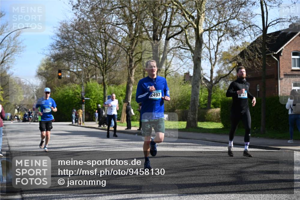 12.04.2026 - 45. Internationalen Wilhelmsburger Insellauf J. Mangold http://msf.ph/oto/9458130 12.04.2026 10:35:09 Ziel 5036, 5048, 2423, 2814, 4000, 5551, 4109, 2497, 2583, 3759, 4127, 5523, 4884, 5603, 5603, 4521, 5731, 5950, 5042, 4050 meine-sportfotos.de