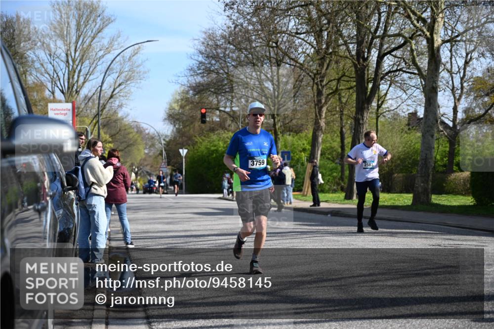 12.04.2026 - 45. Internationalen Wilhelmsburger Insellauf J. Mangold http://msf.ph/oto/9458145 12.04.2026 10:35:11 Ziel 2423, 2814, 4000, 5551, 4109, 2497, 2583, 3759, 4127, 5523, 4884, 4884, 5603, 4521, 5731, 5950, 5042, 4050, 5589 meine-sportfotos.de