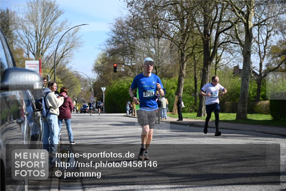 12.04.2026 - 45. Internationalen Wilhelmsburger Insellauf J. Mangold http://msf.ph/oto/9458146 12.04.2026 10:35:11 Ziel 2423, 2814, 4000, 5551, 4109, 2497, 2583, 3759, 4127, 5523, 4884, 4884, 5603, 4521, 5731, 5950, 5042, 4050, 5589 meine-sportfotos.de