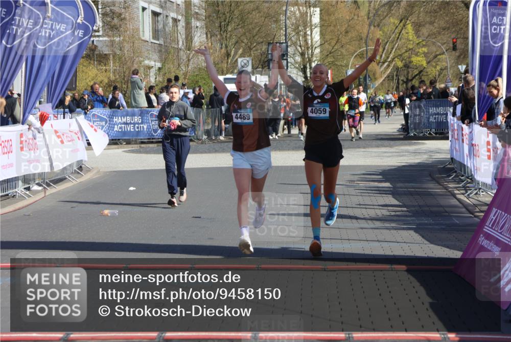 12.04.2026 - 45. Internationalen Wilhelmsburger Insellauf Strokosch-Dieckow http://msf.ph/oto/9458150 12.04.2026 11:04:43 Ziel 5533, 2664, 5792, 4059, 4489 meine-sportfotos.de
