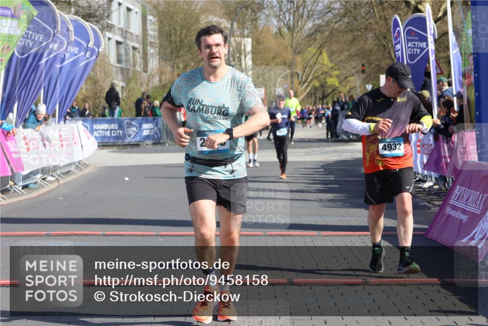 12.04.2026 - 45. Internationalen Wilhelmsburger Insellauf Strokosch-Dieckow http://msf.ph/oto/9458158 12.04.2026 10:47:53 Ziel 2358, 4932 meine-sportfotos.de