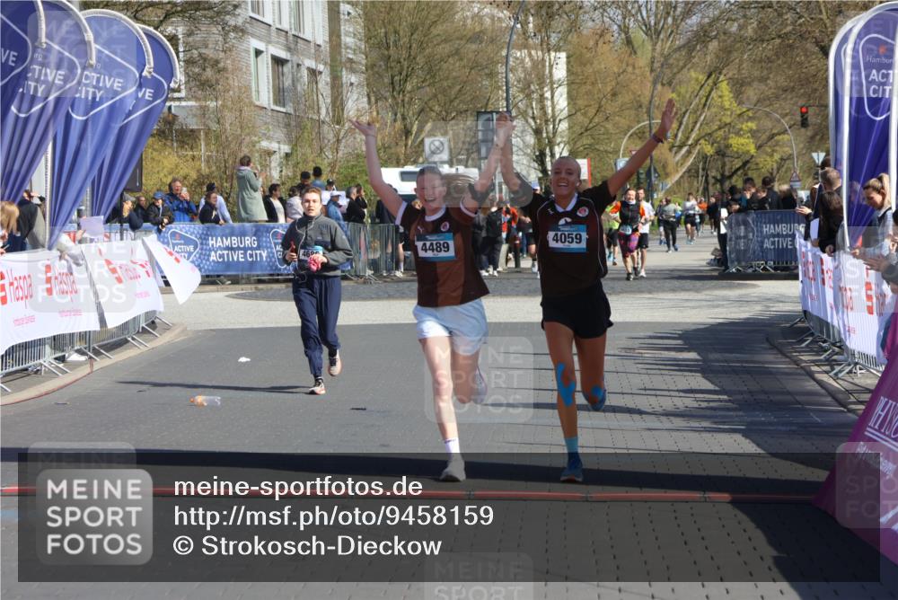 12.04.2026 - 45. Internationalen Wilhelmsburger Insellauf Strokosch-Dieckow http://msf.ph/oto/9458159 12.04.2026 11:04:43 Ziel 5533, 2664, 5792, 4059, 4489 meine-sportfotos.de