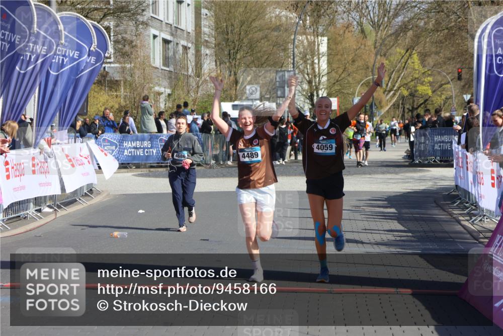 12.04.2026 - 45. Internationalen Wilhelmsburger Insellauf Strokosch-Dieckow http://msf.ph/oto/9458166 12.04.2026 11:04:43 Ziel 5533, 2664, 5792, 4059, 4489 meine-sportfotos.de